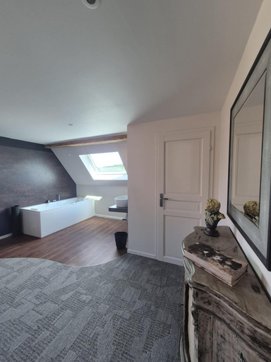 Bedroom 4, Auberge La Tete En L'Air, Bas-Rhin