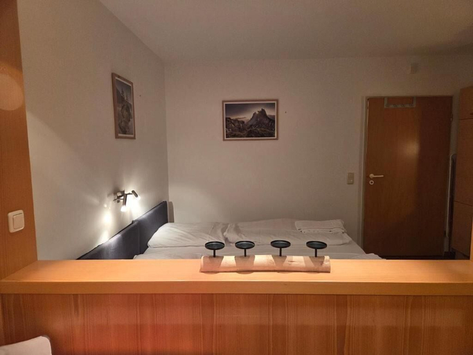 Bathroom 1, Apartmentanlage am Kellerberg, Cham