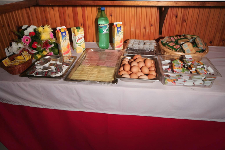 Food & Drinks 5, Alma, Attica
