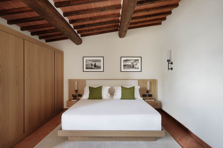 Room 4, The Podere Wine Resort Chianti, Florence