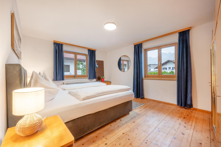 Bedroom 1, Jagers Wohnung zwischen Ehrenberg und Neuschwanstein, Reutte