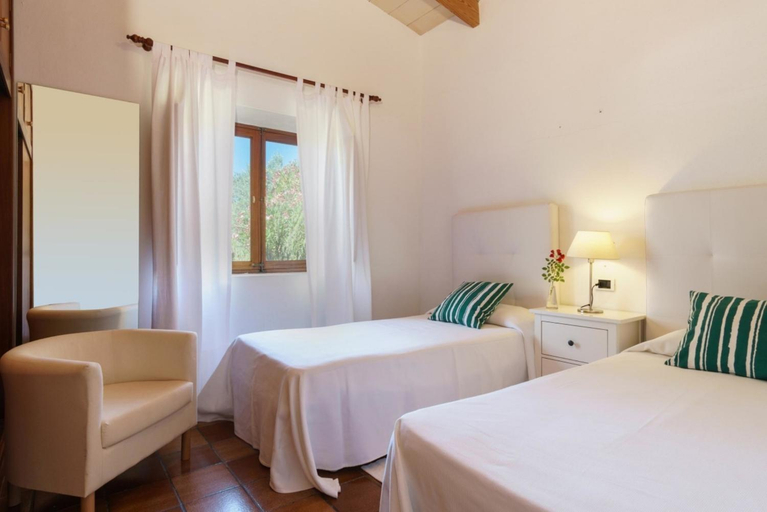 Bedroom 3, Llangana, Baleares