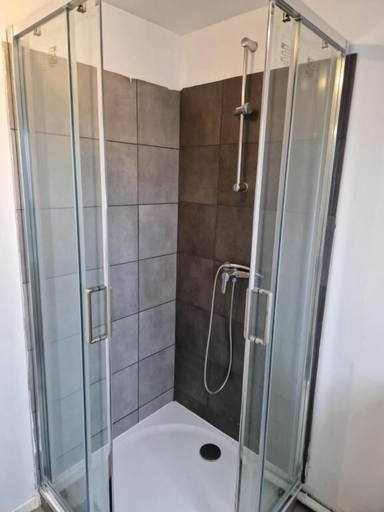 Bathroom 5, Armor Business Rooms, Finistère