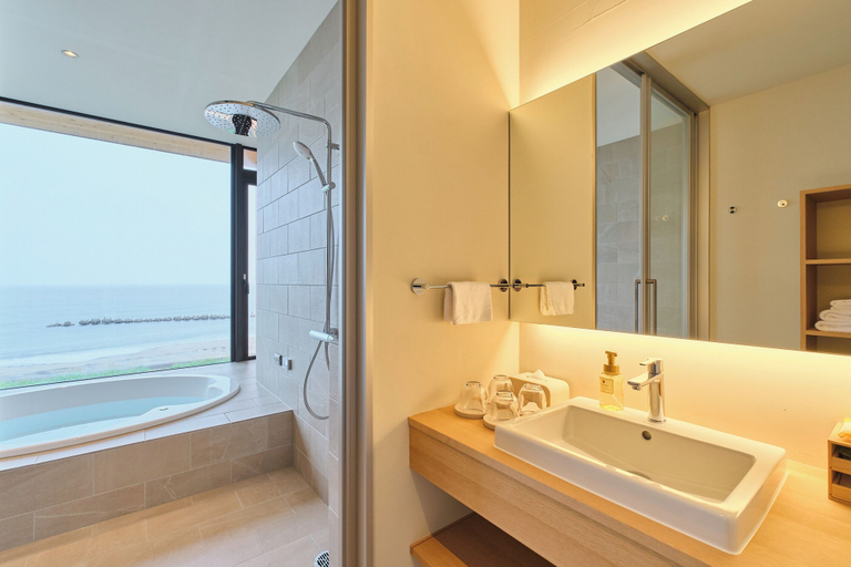 Bathroom 3, ATUY ISHIZAKI, Hakodate