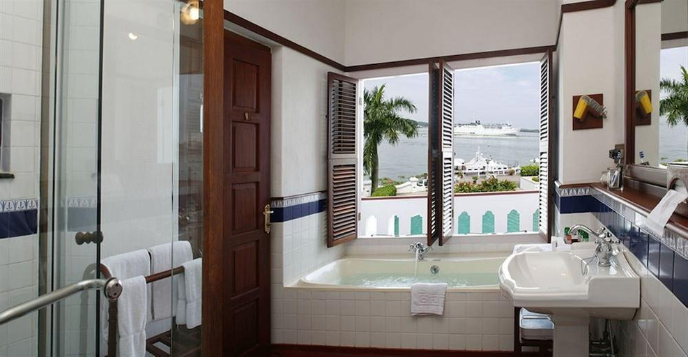 Bathroom 5, Brunton Boatyard - A CGH Earth Experience, Ernakulam