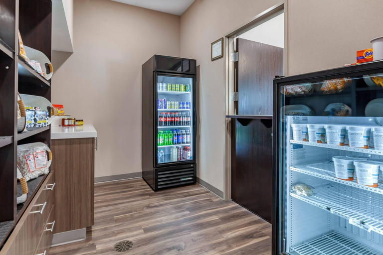Food & Drinks 5, Sleep Inn & Suites Lancaster-Platteville, Grant