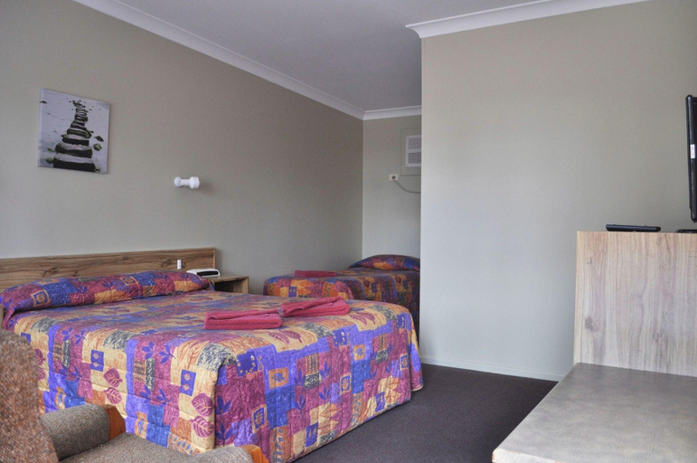 Bedroom 2, Wagon Wheel Motel & Units, Warrumbungle Shire