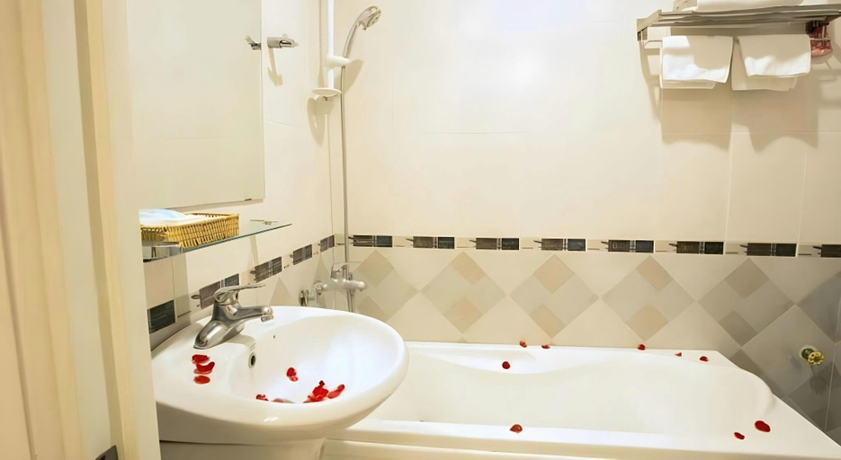 Bathroom 3, Impressive Boutique Hotel, Hoàn Kiếm