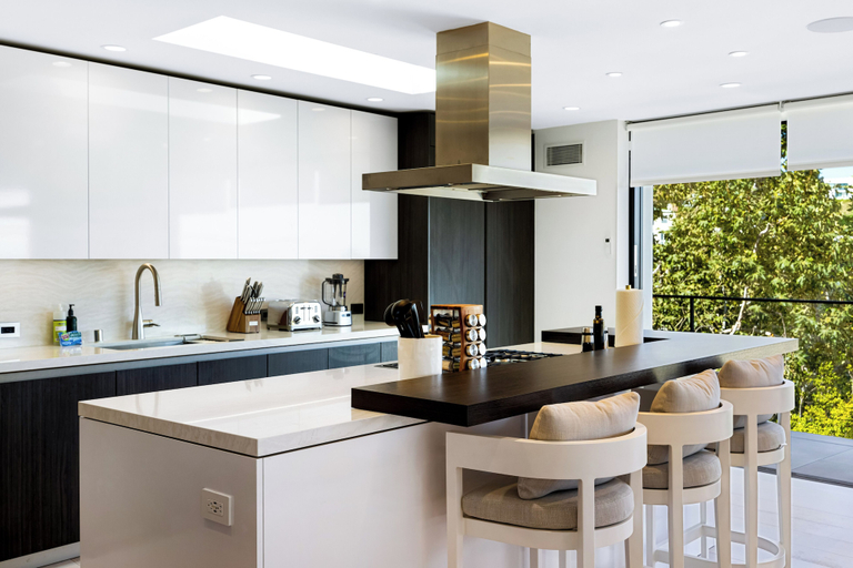 Exterior 5, Saint Ives Reserve, Los Angeles