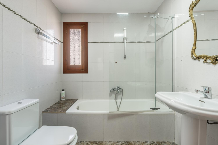 Bathroom 4, Apartamentos Villa Martinez, Granada