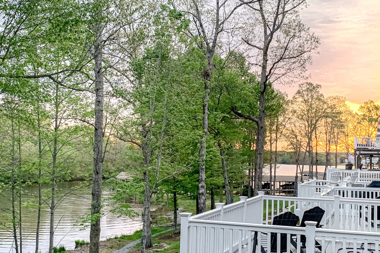 Terrace/patio 5, Charming Lakefront Retreat With Game Room and Covered Dock Access, Louisa