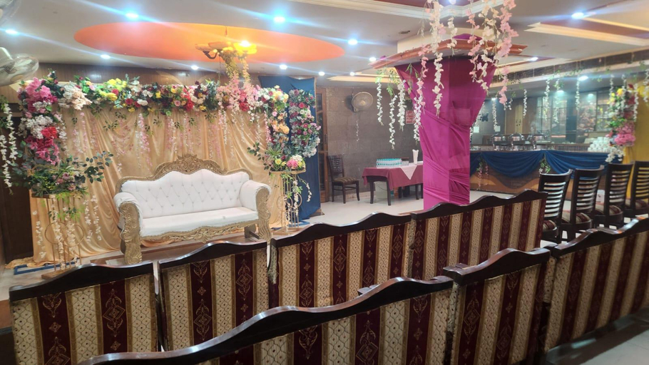 Food & Drinks 3, Hotel Sartaj, Sahibzada Ajit Singh Nagar