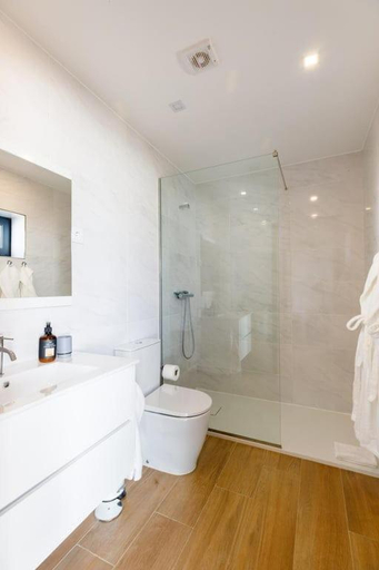 Bathroom 4, Portugal Active Montaria Lodge, Viana do Castelo