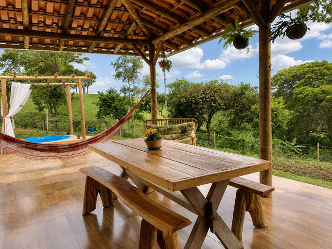 Living area, Chalé com Jacuzzi Vista do Lago Corumbá, Alexania