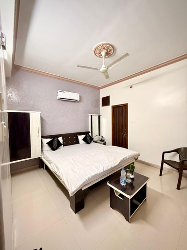 Bedroom 5, Hotel Shree Siddhi Vinayak, Pratapgarh