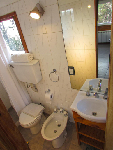 Bathroom 3, La Fontana Cabanas, Bariloche