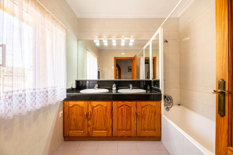 Bathroom 3, Villa Can Andreuet de Baix, Baleares