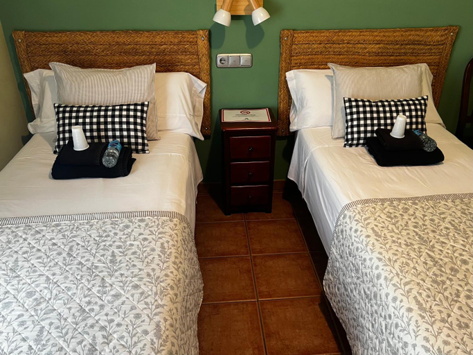 Bedroom 2, HOSTAL TREVELEZ, Almería