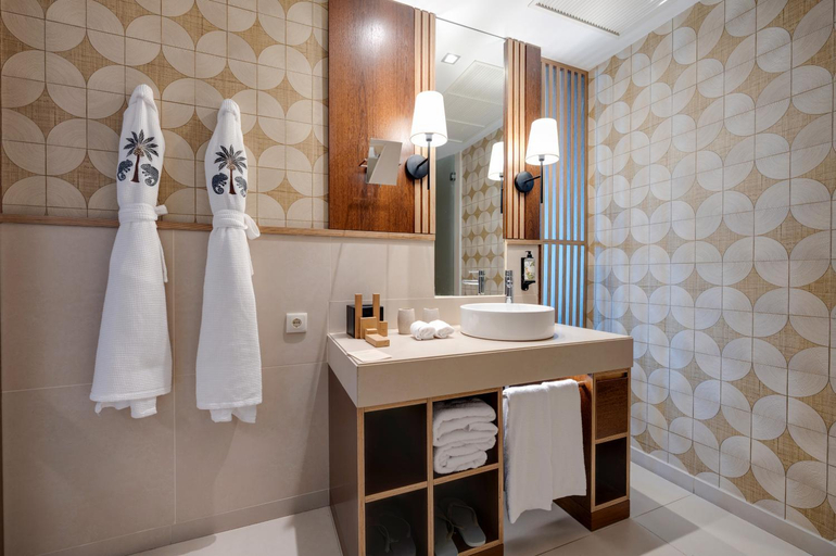 Bathroom 5, VidaMar Algarve Hotel, Albufeira