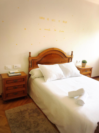 Bedroom 2, Casa Angel 1982, Pontevedra