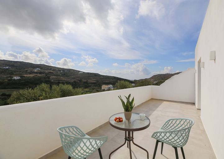 Outdoor dining 2, Queen Bee Naxos Elegant Apartments, South Aegean