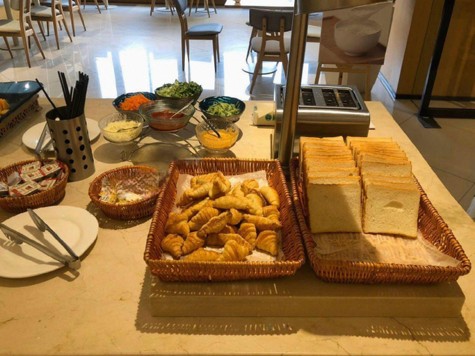 Food & Drinks 5, Ji Hotel Shanghai Kangqiao Xiuyan Road, Shanghai