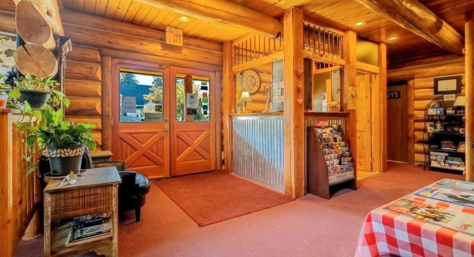 Others 5, Dodge Peak Lodge, Boundary