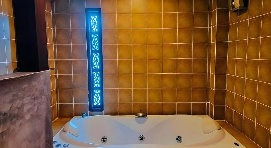 Bathroom 3, Pludhaya Resort & Spa, Phra Nakhon Si Ayutthaya