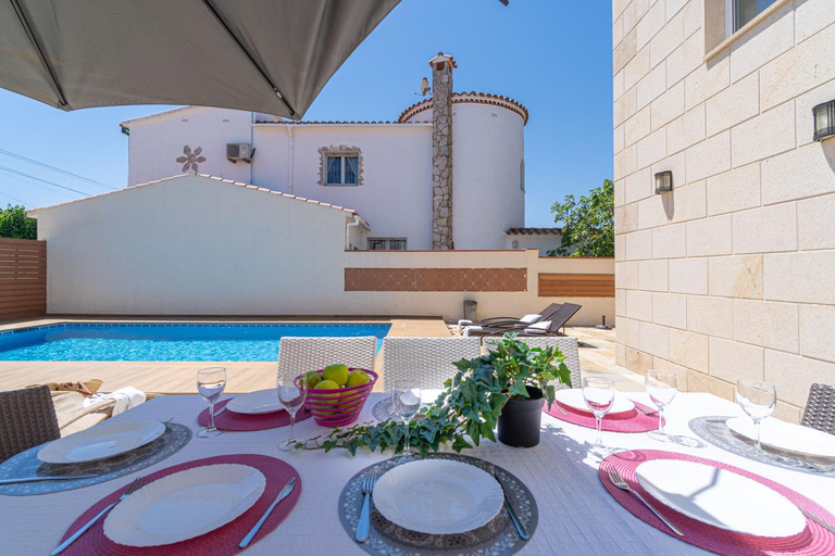 Sport & Beauty 2, Apart-rent Villa Ter 0031 con piscina y amarre, Girona