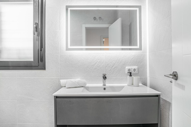 Bathroom 3, Apartamentos Bellamar, Cádiz