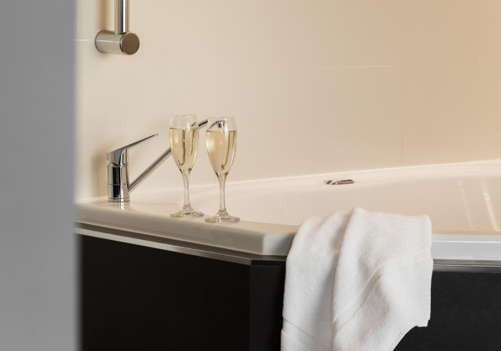 Bathroom 4, The Old Woolstore Apartment Hotel, Hobart