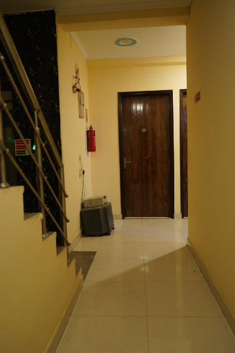 Public Area 2, Roomshala 002 Rose Residency, Delhi