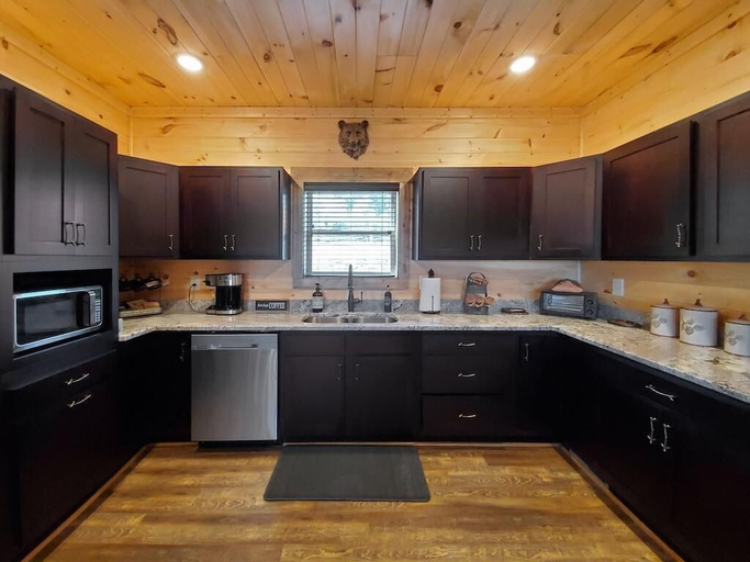 Private kitchen 3, Smoky Mountain Dreams, Sevier