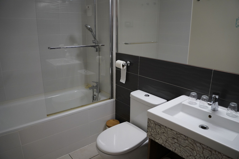 Bathroom 4, Best Western Hotelio Montpellier Sud, Hérault
