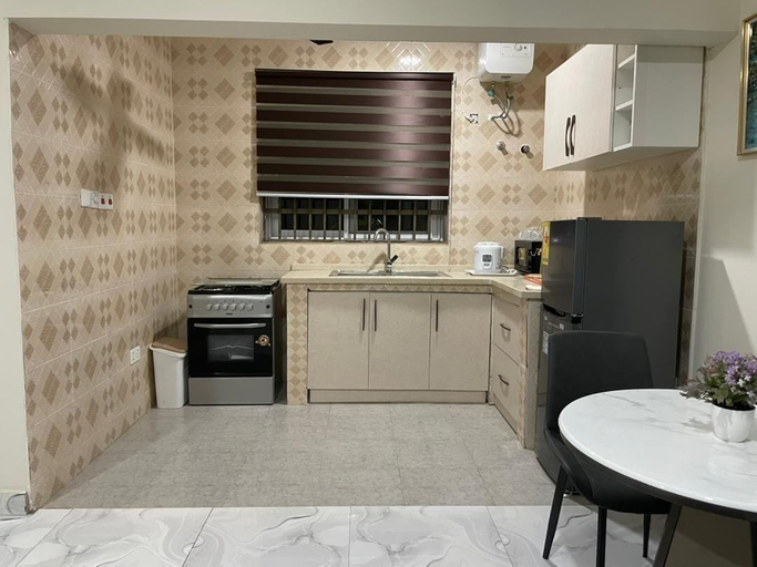 Private kitchen, Coconut Gardens, Tema