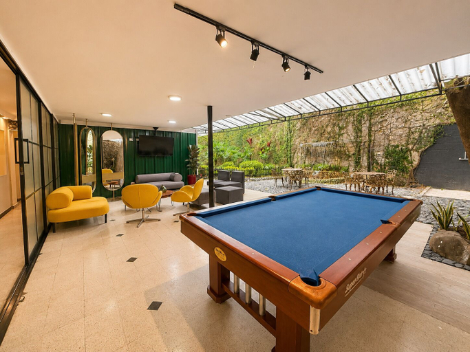 Billiards 2, 71 HAUS, Medellín