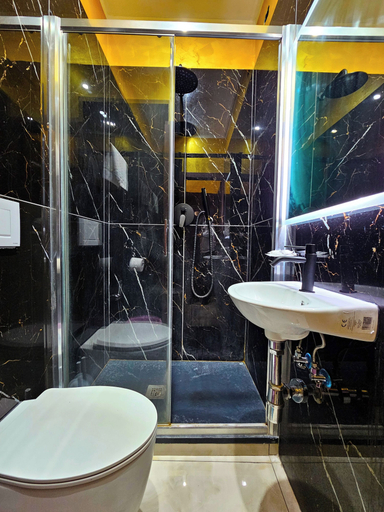 Bathroom 3, Ferrari, Rome