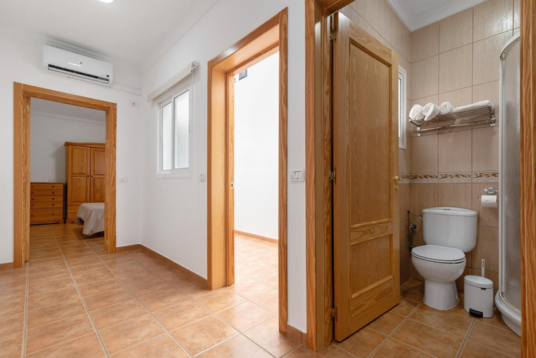 Bathroom 3, One life one dream Gran Canaria, Las Palmas