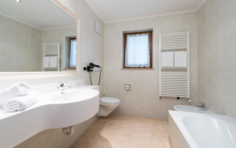 Bathroom, Hotel Onach, Bolzano