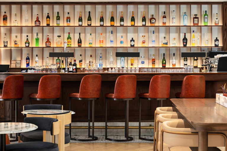 Food & Drinks 5, Hotel Railwayparc Montreal, Tapestry Collection By Hilton, Montréal