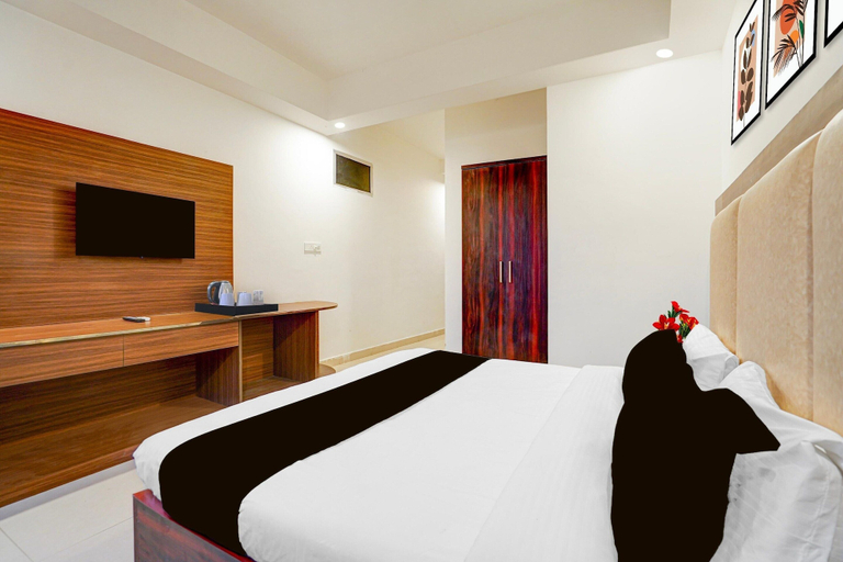 Room 5, Suite Room Friends Colony Lucknow, Lucknow