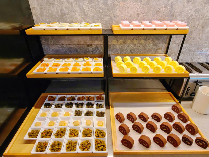 Food & Drinks 5, JI Hotel Shanghai Hongqiao Airport Beidi Road, Shanghai
