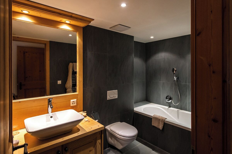 Bathroom 5, Chalet RoyAlp Hôtel & Spa, Aigle