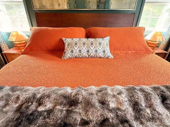 Room 4, Mountain Daddies Bed & Breakfast, Madera