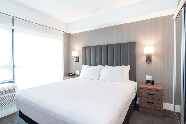 Bedroom 4, Sandman Signature Saskatoon South Hotel, Division No. 11