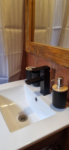 Bathroom 3, Punto Bariloche, Bariloche
