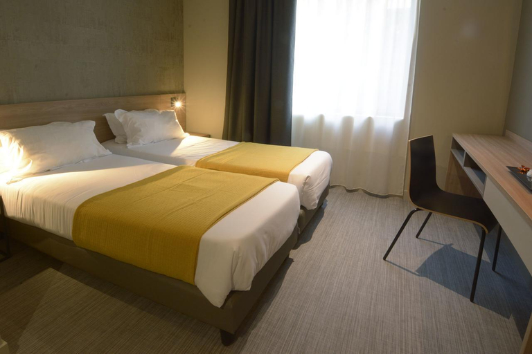 Bedroom 3, 37 Lodge La Défense Courbevoie, Hauts-de-Seine