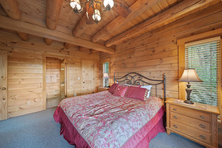 Interior 2, Comptime Located in Seven Devils Hot Tub Pool Table With Great Views, Watauga