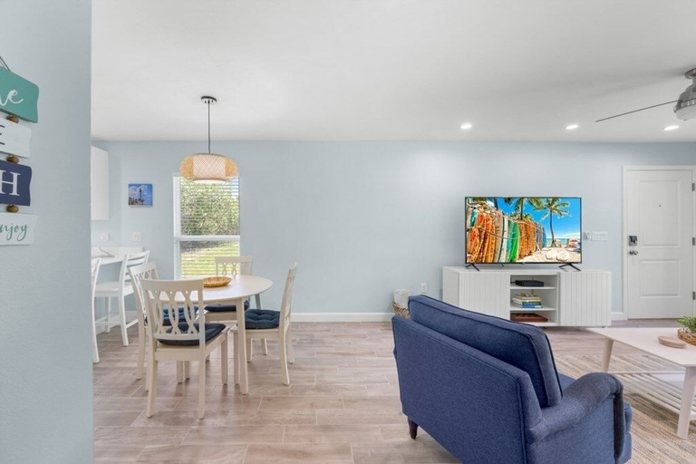 Living area 5, Seashells Unit 32 2 Bedroom Condo, Lee