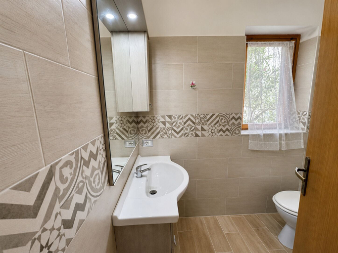 Bathroom 5, Appartamento a 600 metri dal mare, Nuoro